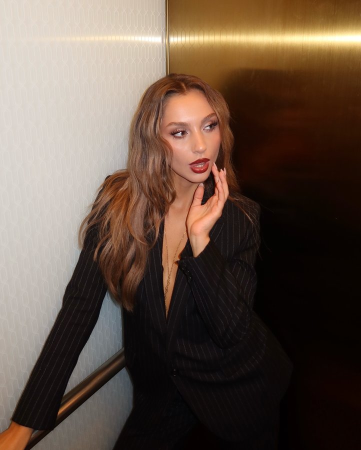 Instagram post by @carlottafiasella for L'Oréal Professionnel Paris. Caption reads: Non c’è due senza tre ✨

Grazie a @lorealpro per....