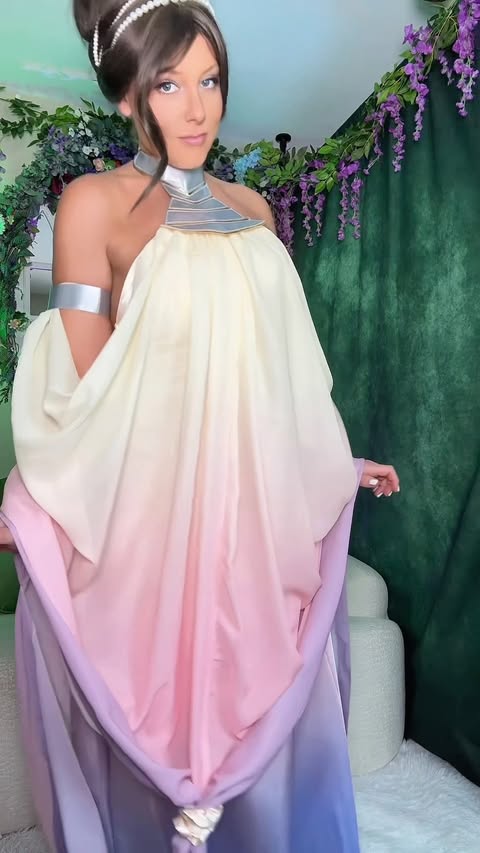 Instagram post by @jordan23amanda for Retro Stage. Caption reads: [...] fun turning this beautiful dress from....