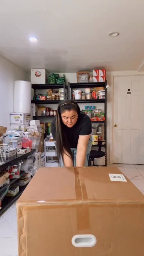 Instagram post by @alejandrauribe788 for VEVOR. Caption reads: Hasta que por fin lo saqué de esa bendita caja que....