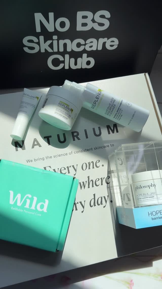 Instagram post by @chofulloflove for philosophy. Caption reads: 👋 Hello, Everyone!

I wanted to give you a quick....