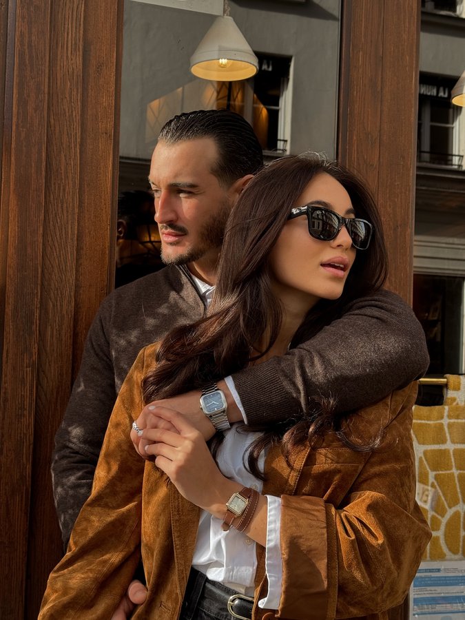 Instagram post by @lolahawassian for CLUSE. Caption reads: @cluse for love 🤎
collaboration commerciale.