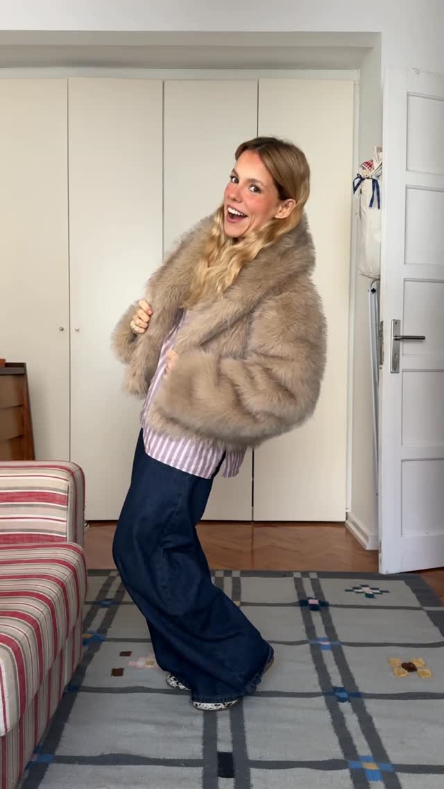 Instagram post by @raquelestevens for Lancaster. Caption reads: [...] 💫👯‍♀️

Shirt @nenesparis 
Shoes @yerse__....