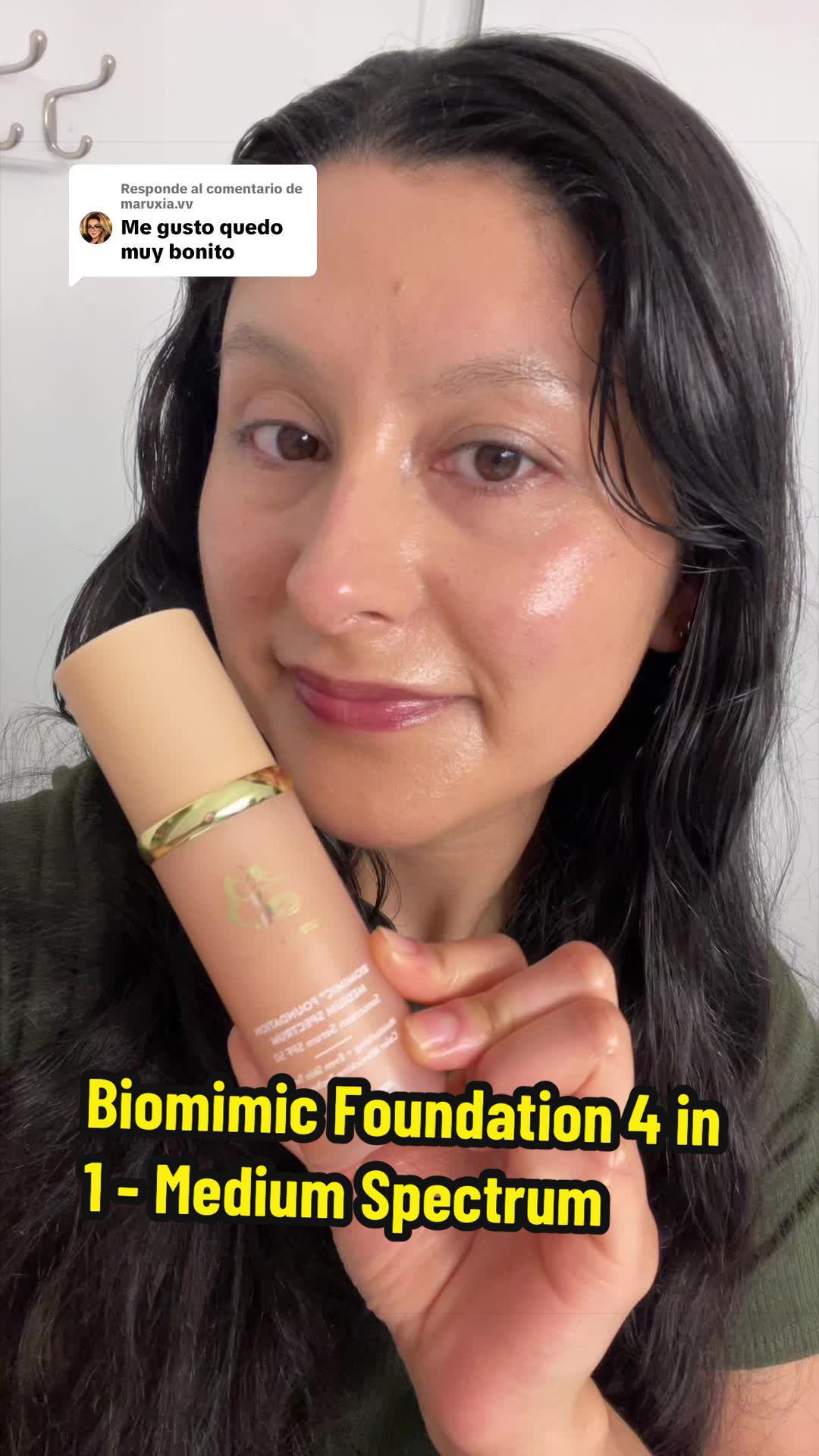 TikTok post by @anaarreol1 for Forever Bloom. Caption reads: [...] Biomimic 4 en 1 - Espectro Medio de Forever....
