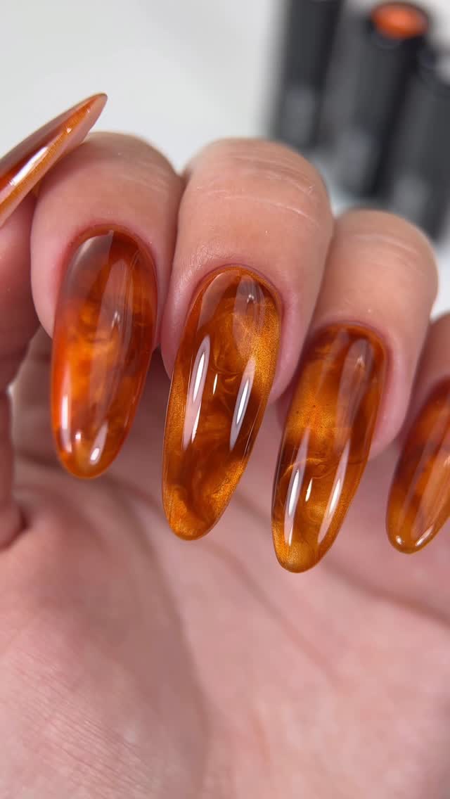 Instagram post by @nananails_art for Semilac. Caption reads: Jelly nails z @semilac 🍯
• 946 jelly honey, 941,....