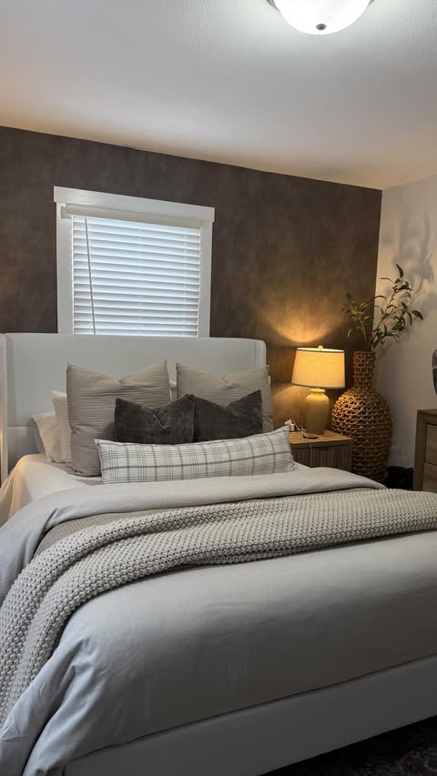 Instagram post by @honeystyledhome for Wallblush. Caption reads: Comment LINK for the wallpaper + others ✨ This one....