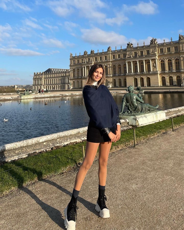 Instagram post by @tamilla.hamid for Twist. Caption reads: Bugs Bunny 
shoes by @twistturkiye.