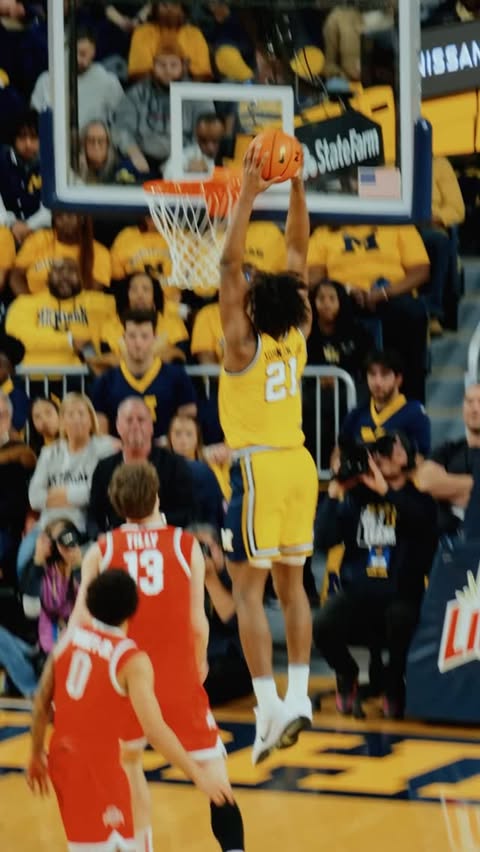 Instagram post by @b1gmbb for Ram Trucks. Caption reads: [...] to perfection on this B1G dunk 👌 📍 RAM....