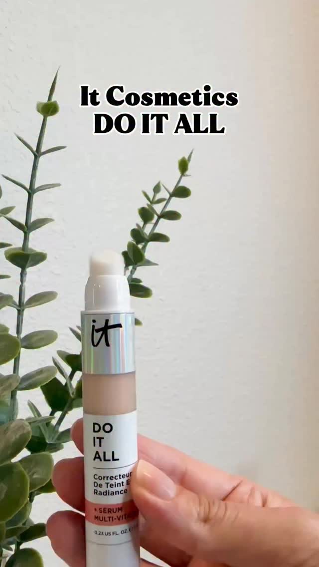 Instagram post by @duyguakdnz for IT Cosmetics. Caption reads: The secret to flawless, glowing skin? ✨
It’s all....