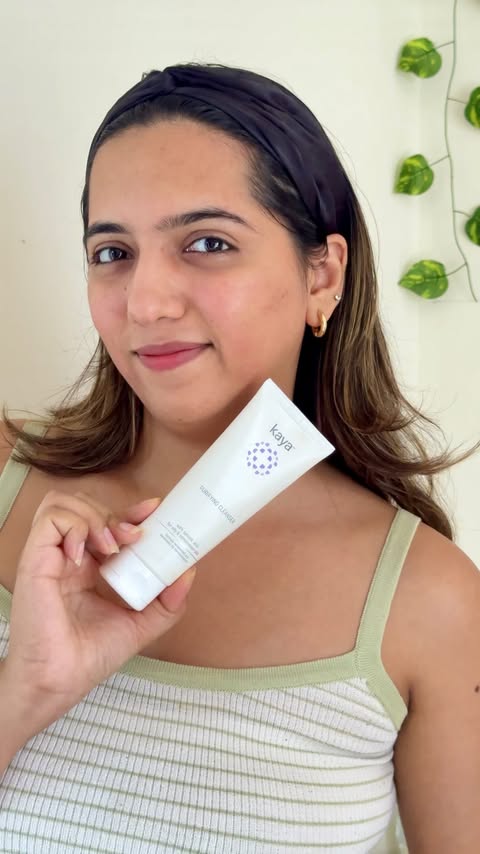 Instagram post by @_urvashi_lalwani_ for Kaya Science. Caption reads: [...] the Acne Free Purifying Cleanser from Kaya....