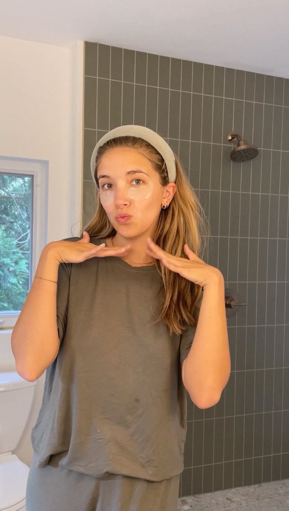 Instagram post by @brielle.cherie for Herbivore. Caption reads: THIS IS YOUR SIGN if you want to be a creator do....