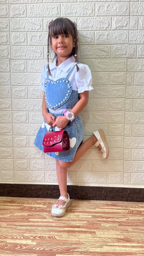 Instagram post by @ved_anshi14 for Hopscotch. Caption reads: GRWM for friend's birthday party Ft.....