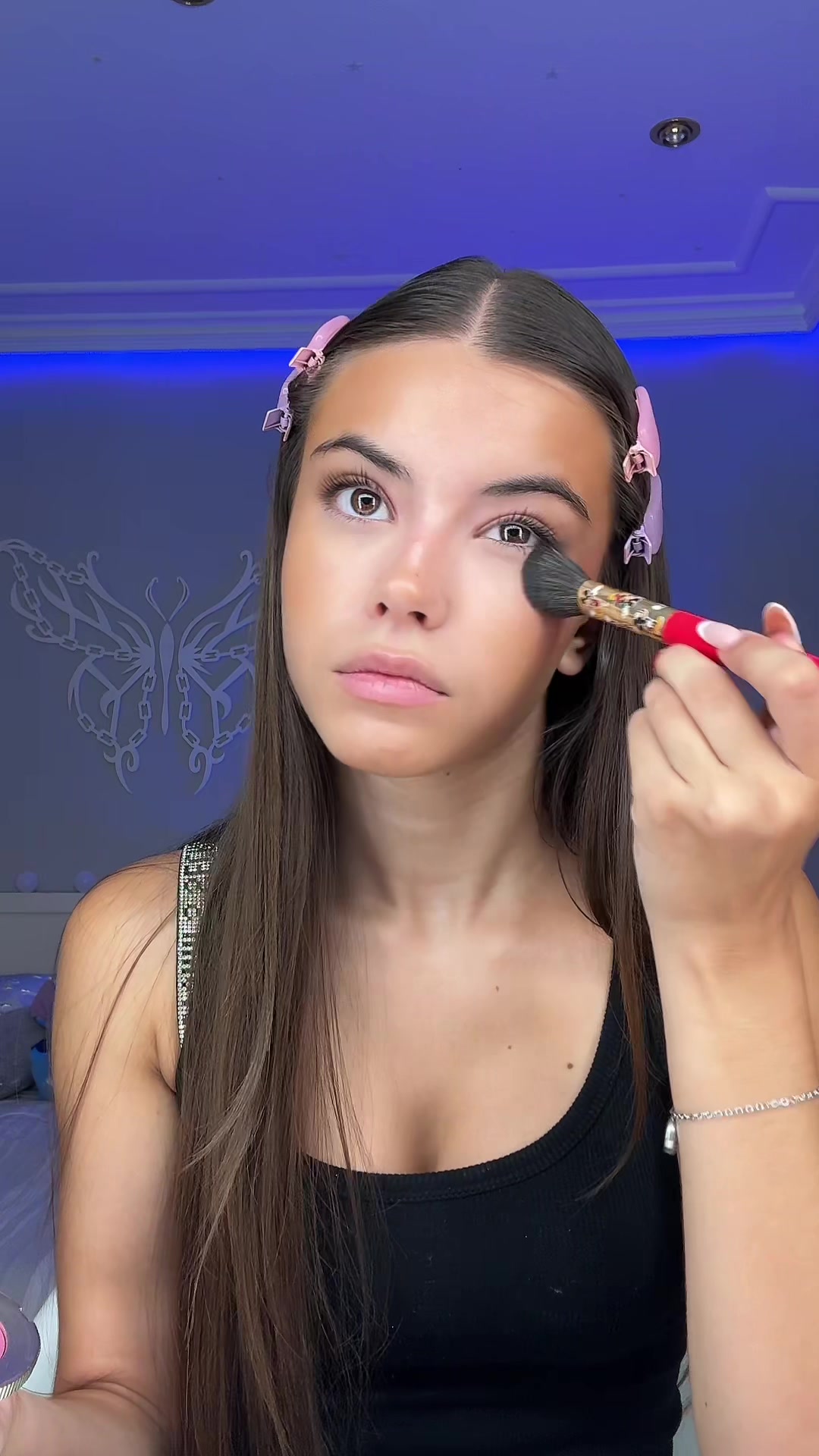 TikTok post by @nadia.vilaplana for Too Faced. Caption reads: Me encanta todooo 💖 @Too Faced ✨ thank youuu....
