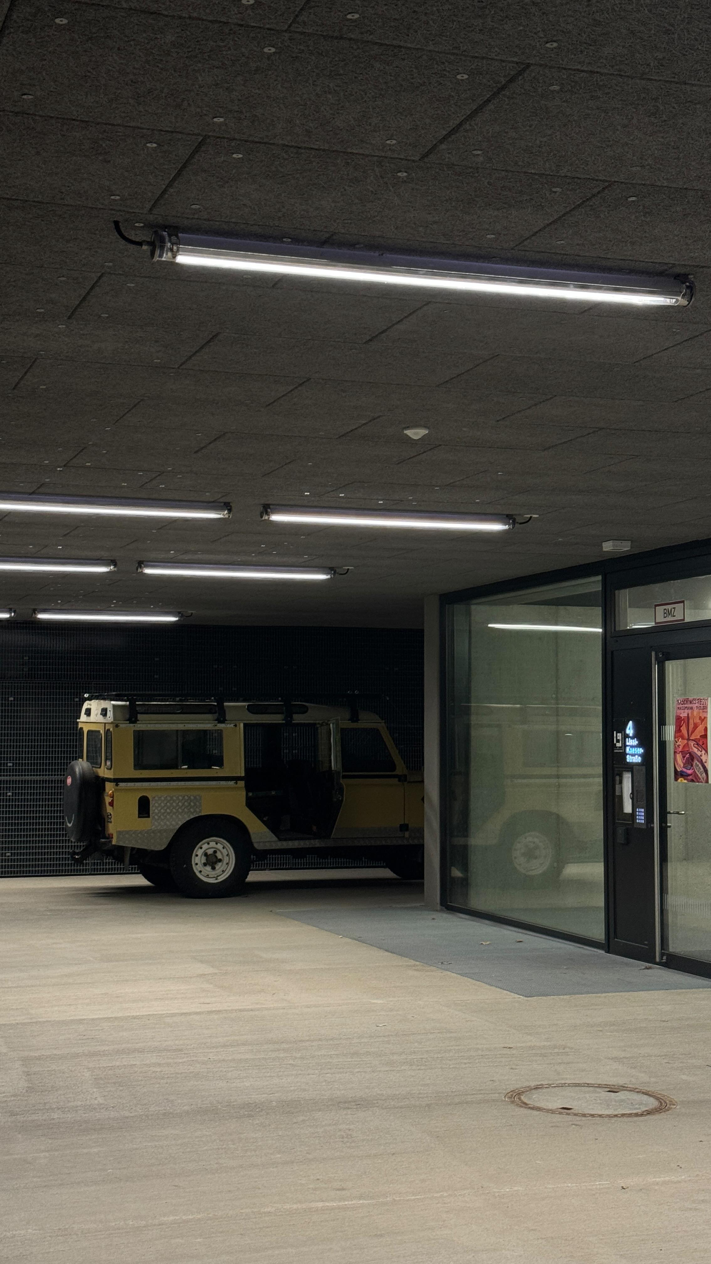 Instagram post by @moritzcn for Kapten Son. Caption reads: out of town @kaptenandson.de |anzeige.