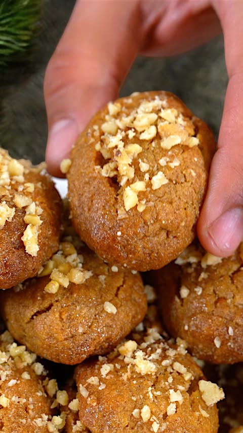 Instagram post by @dimitrismichailidis for Lidl Hellas. Caption reads: English 🇬🇧👇 Το μυστικό για τα πιο τέλεια,....