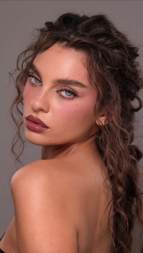 Instagram post by @shari.mua for NABLA Cosmetics. Caption reads: [...] @giulianaxx with @nablacosmetics - focusing....