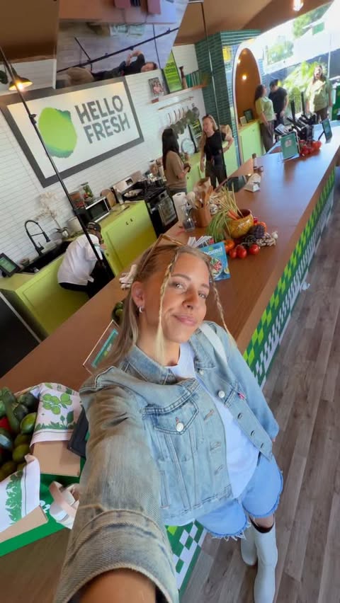 Instagram post by @hay_hess for HelloFresh US. Caption reads: BOTTLEROCK FESTIVAL with @hellofresh....