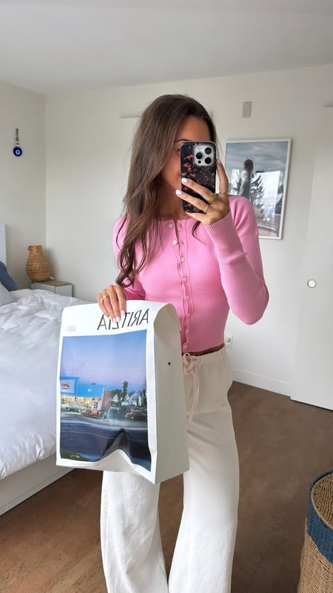 Instagram post by @haileyperry for Aritzia. Caption reads: @aritzia spring try on haul!! 🌷💞 not to [...].