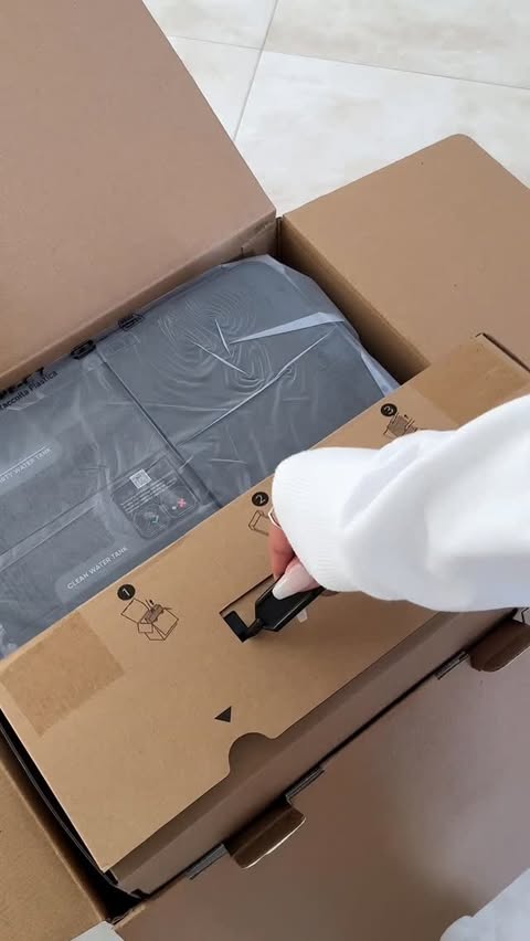 Instagram post by @daianesst for Eufy. Caption reads: Asmr Cleaning day 🤍Amazon finds 🤍 . . eufy....