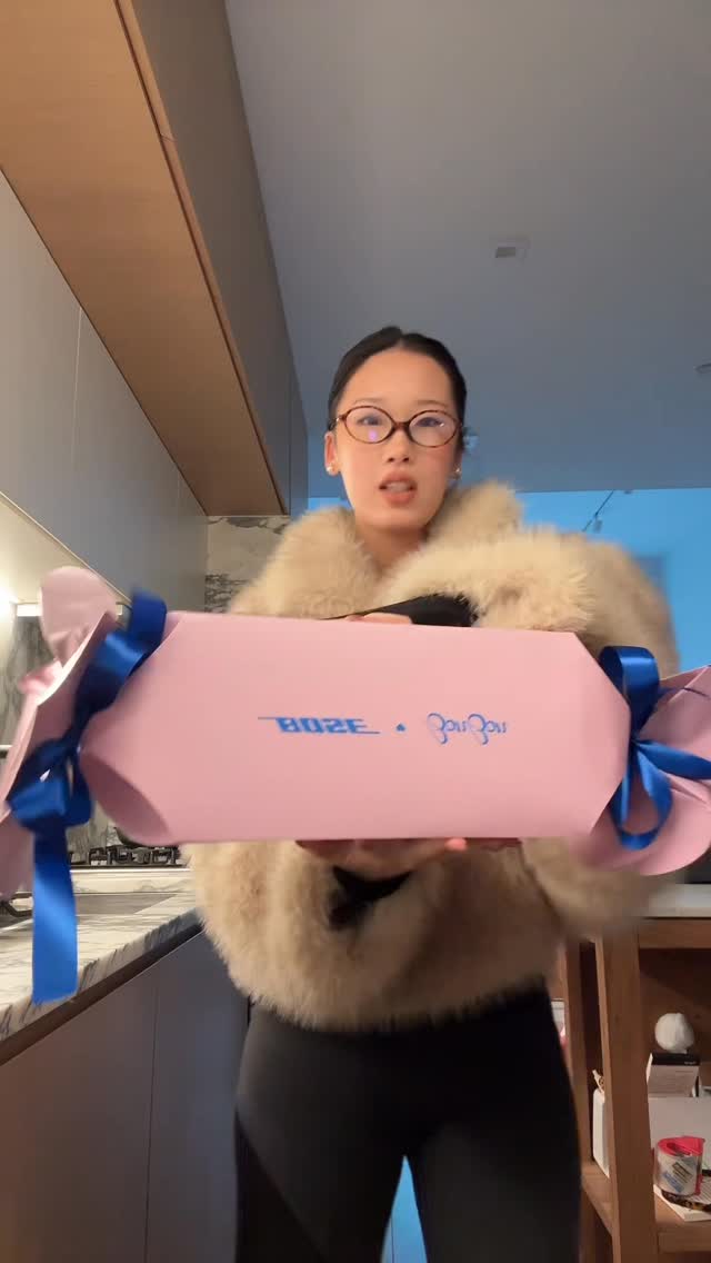 Instagram post by @via.ilyou for Bose. Caption reads: let’s unbox this cute PR from @bose x @bonbonnyc_.