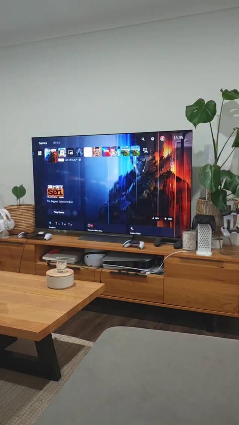 Instagram post by @thescarlettegamer for Call of Duty. Caption reads: [...] a chance this week to check out Call of Duty....