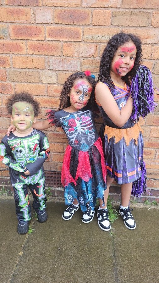 Instagram post by @theogarrofamily for Snazaroo. Caption reads: AD

Time to get spooky with @snazarookids 🎃

Our....