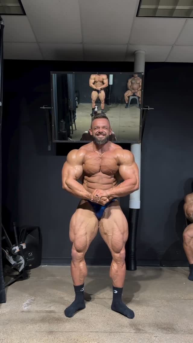 Instagram post by @bisandtris for TuffWraps. Caption reads: [...] @gym_pin: bisandtris10
🔸🏋️‍♂️ @tuffwraps:....