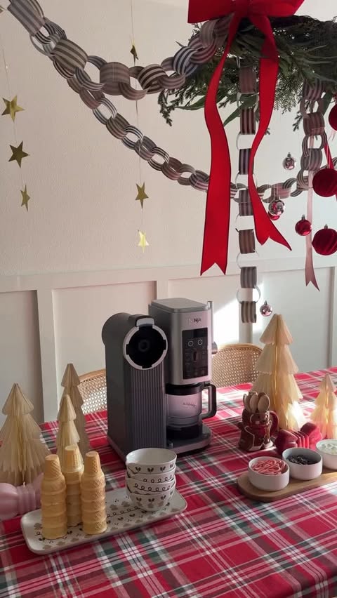 Instagram post by @debtrette for Kohl's. Caption reads: last minute gift ideas from @Kohl’s! perfect for a....