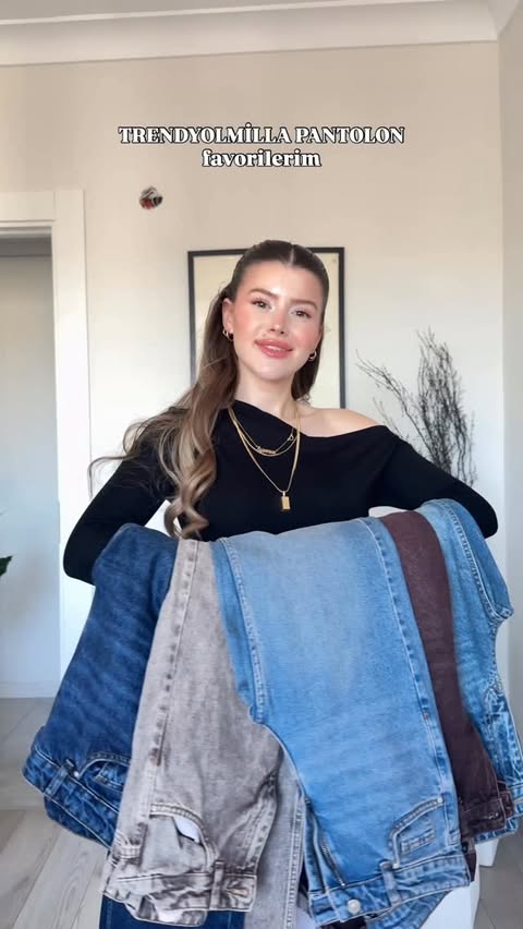 Instagram post by @aysenurrkayax for Trendyol. Caption reads: Favoriniz hangisi 💌 #reklam @trendyolmilla....