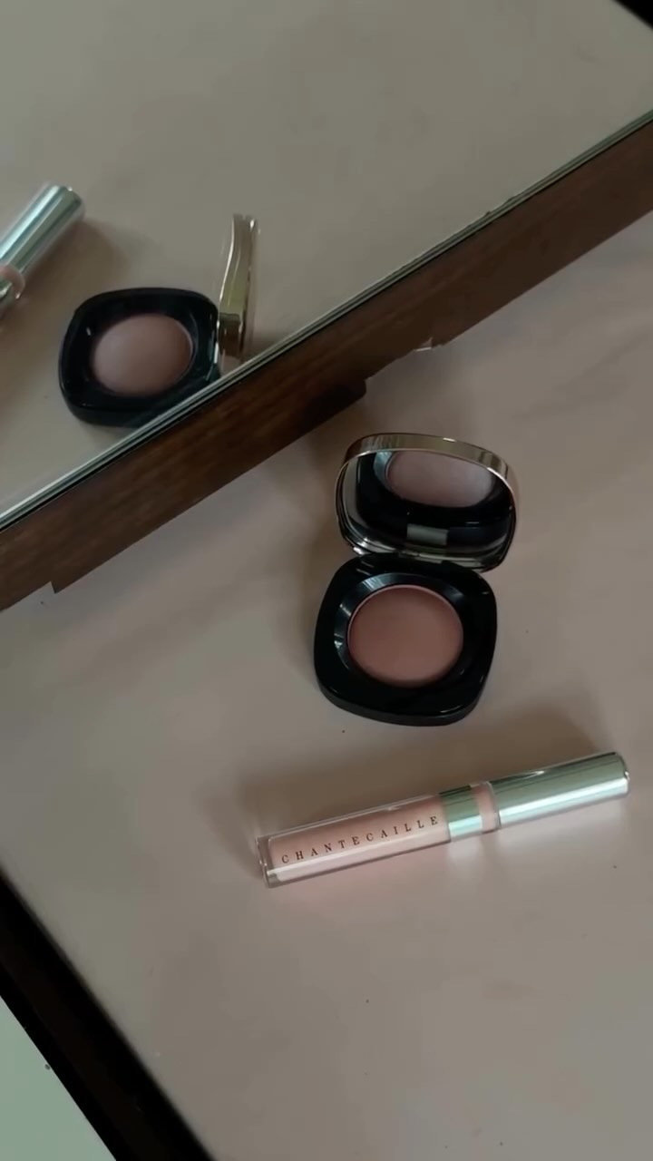 Instagram post by @kelseymerritt for Saks Fifth Avenue. Caption reads: grwm using all my luxury beauty and designer faves....