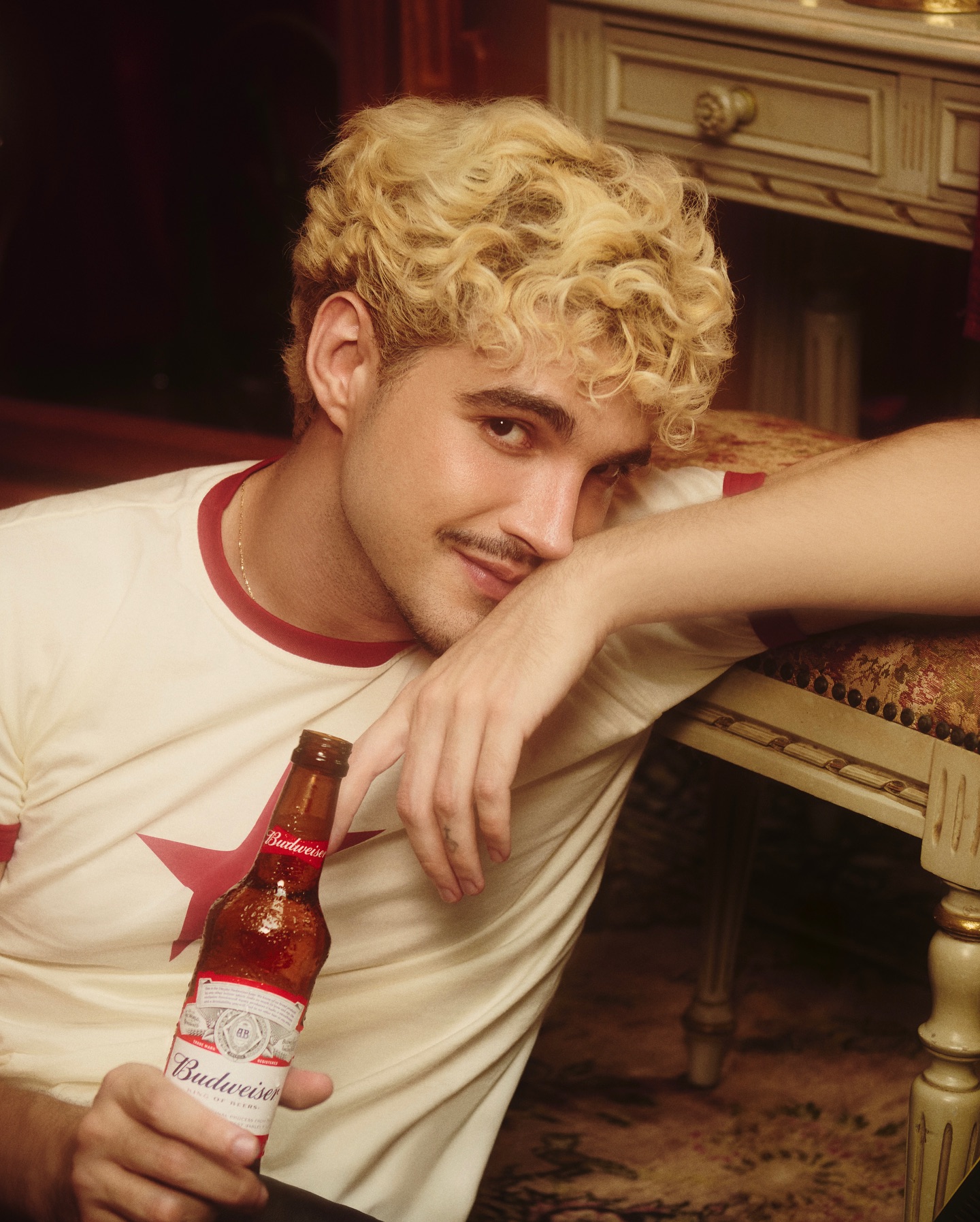 Instagram post by @jao for Budweiser. Caption reads: Meus fãs são exigentes, mas a @Budweiser_br vai....