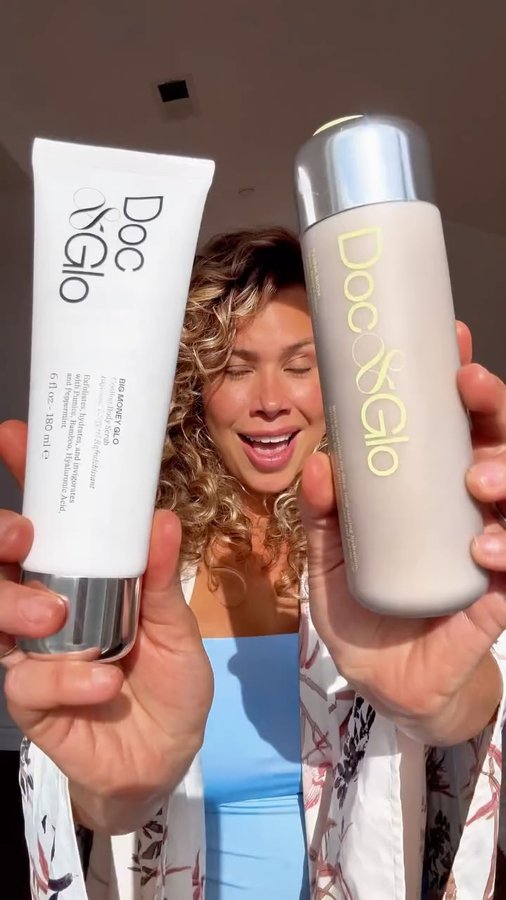 Instagram post by @liondebby.ugc for Doc & Glo. Caption reads: Wait until you feel THIS on your skin⬇️

Okay, I....