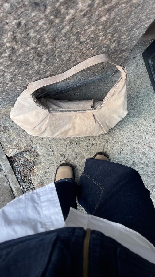 Instagram post by @elisabethlonnakko for Kappahl. Caption reads: Mainos @kappahl 

Denim on denim Kappahlilta 💌....