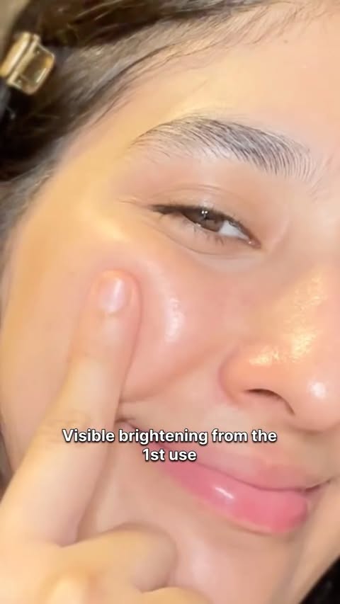 Instagram post by @bareskintalesss for Foxtale. Caption reads: #ad FOLLOW + COMMENT “GLOW” FOR THE LINK ✨👇 If....