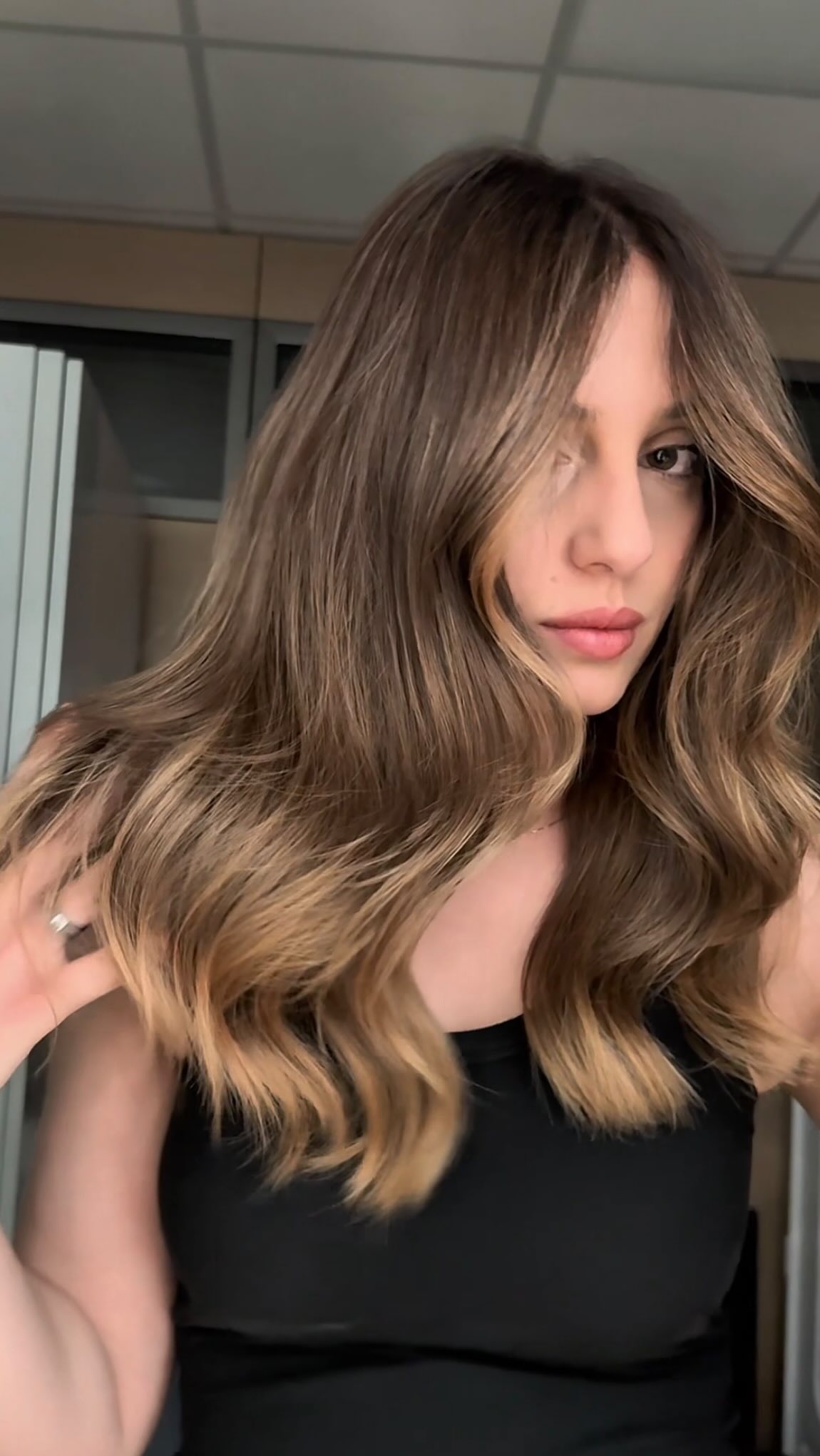 Instagram post by @ping_hairstylist for Schwarzkopf Professional. Caption reads: @ping_hairstylist trasforma i capelli scuri in una....