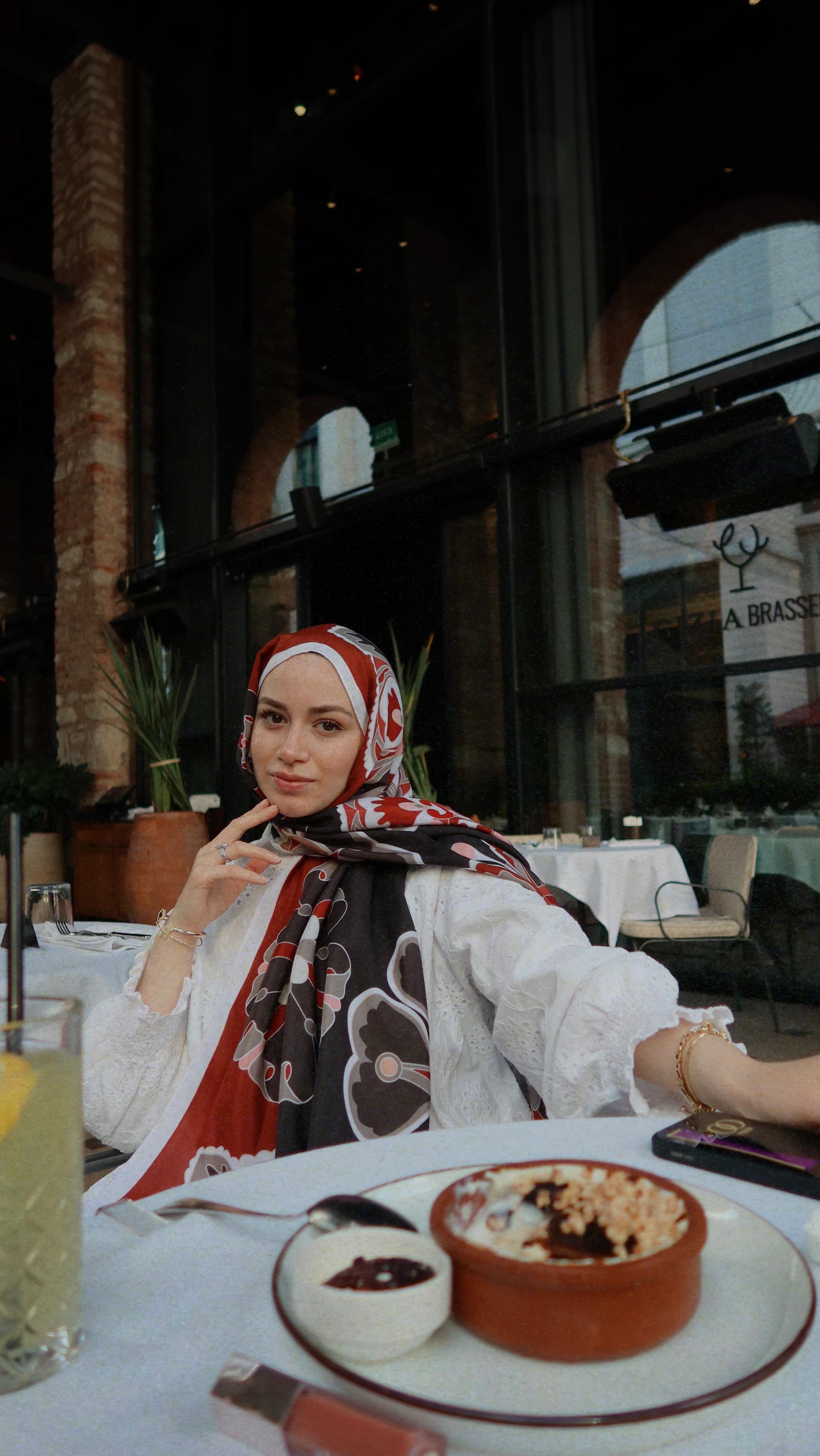 Instagram post by @zehraaselvi for Imannoor. Caption reads: sweet day 🍹🍮 #imannoor....