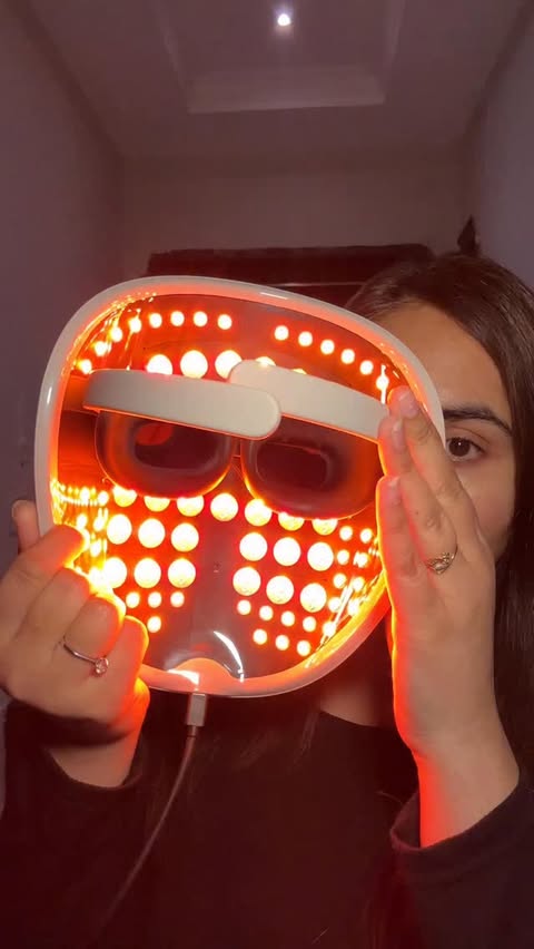Instagram post by @beauty_harborr for AMIRO Official. Caption reads: This is Amiro Spectra 5-in-1 Light Therapy Facial....