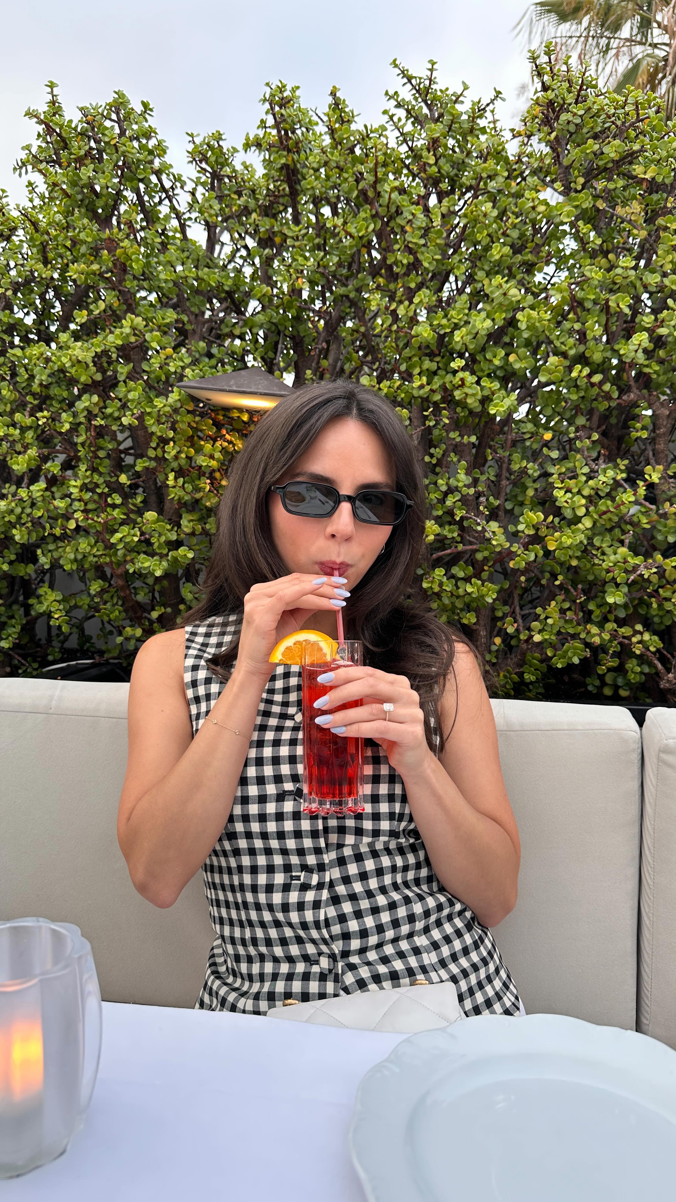 Instagram post by @elizabitt for Dolce Vita. Caption reads: [...] with @herocosmetics ✨

#dolcevitashoes....