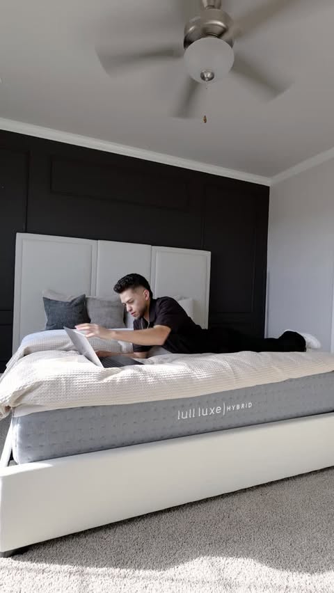 Instagram post by @jeffreygala for Lull. Caption reads: [...] sleep starts with a great mattress. 🛌....