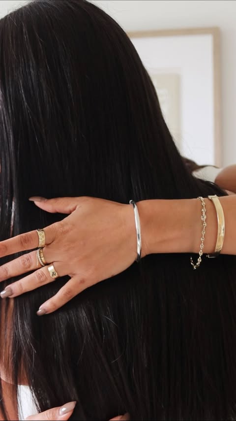 Instagram post by @jossianybravo for Movado. Caption reads: [...] this piece from the Curve Collection by....
