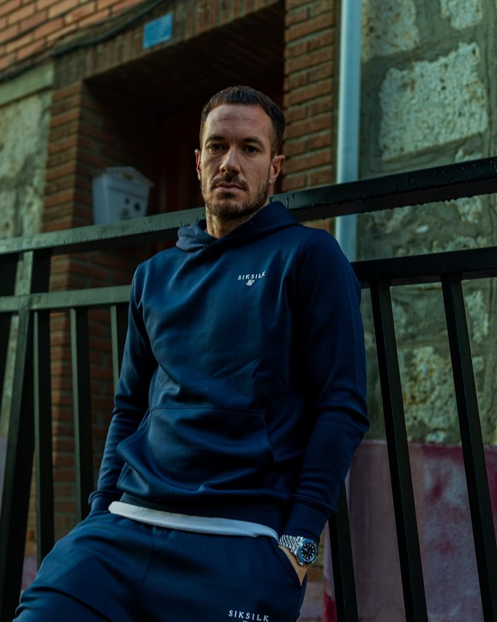 Instagram post by @victormongil4 for SIKSILK. Caption reads: [...] the essence of where we came from 🖤🫡....