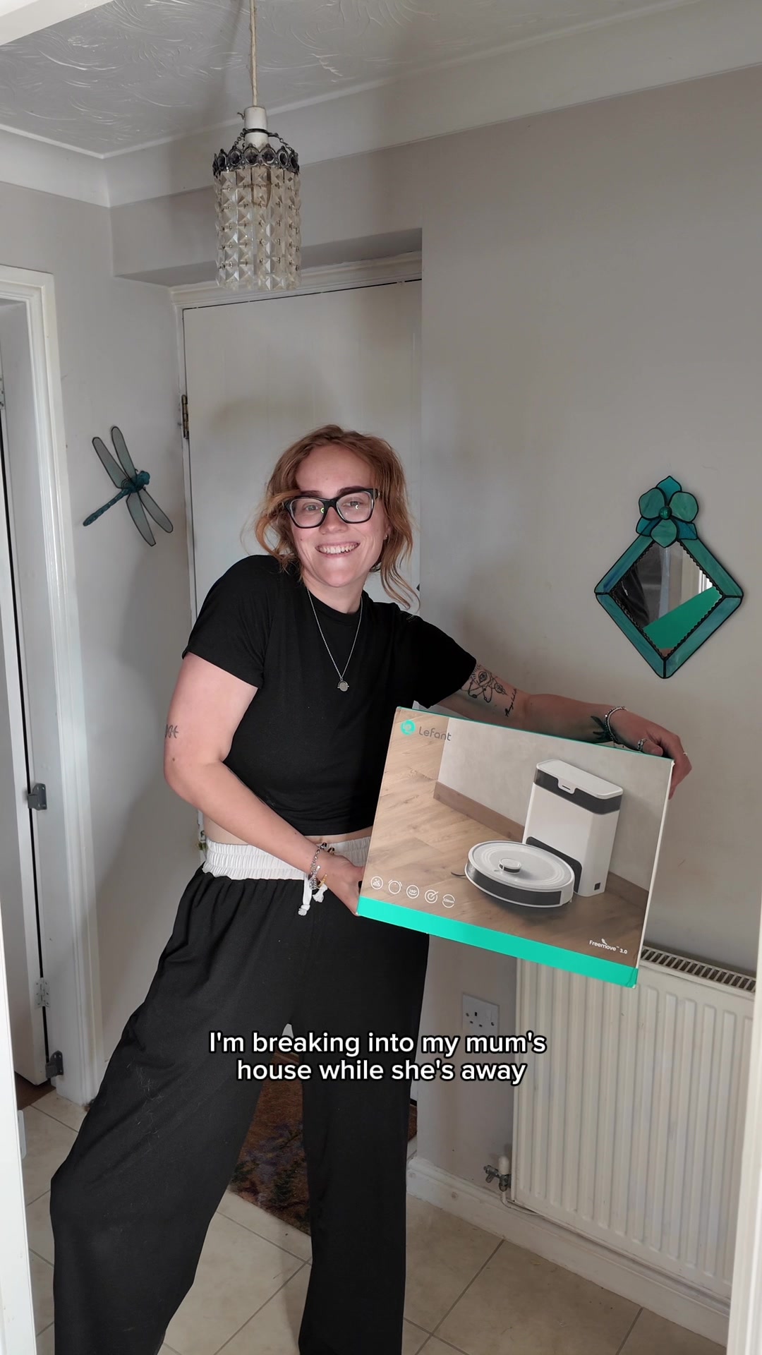 TikTok post by @cleanqueenchloe for Lefant. Caption reads: [...] fight the fur 🐾🧽 Surprise gift: the Lefant....