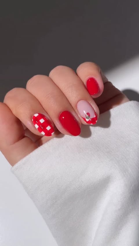 Instagram post by @simlynail for OPI. Caption reads: [...] strawberry picnic nails🥹🍓🫧🧺 using....