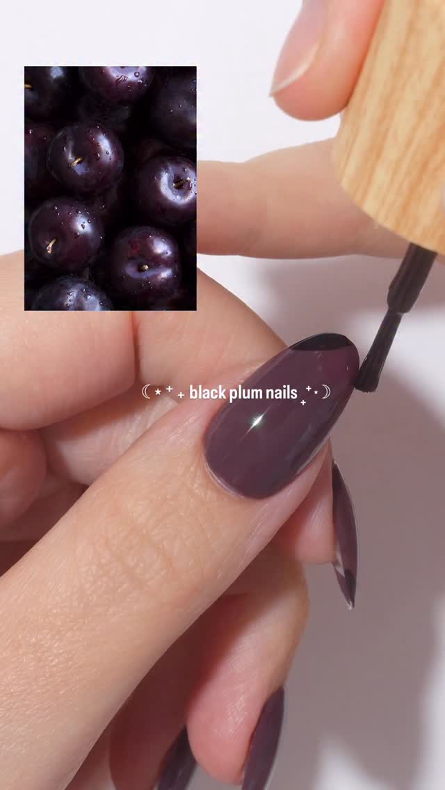 Instagram post by @jauntyjuli for Sally Beauty. Caption reads: black plum fade 🖤💜
the kind of moody blend that....