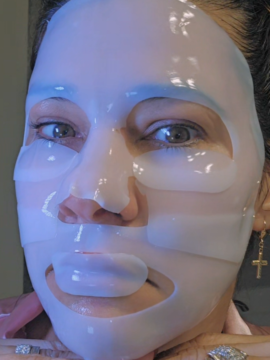 TikTok post by @olgarodriguez2557 for mixsoon. Caption reads: [...] #mascarilla #mixsoon #hidratante #skincare....