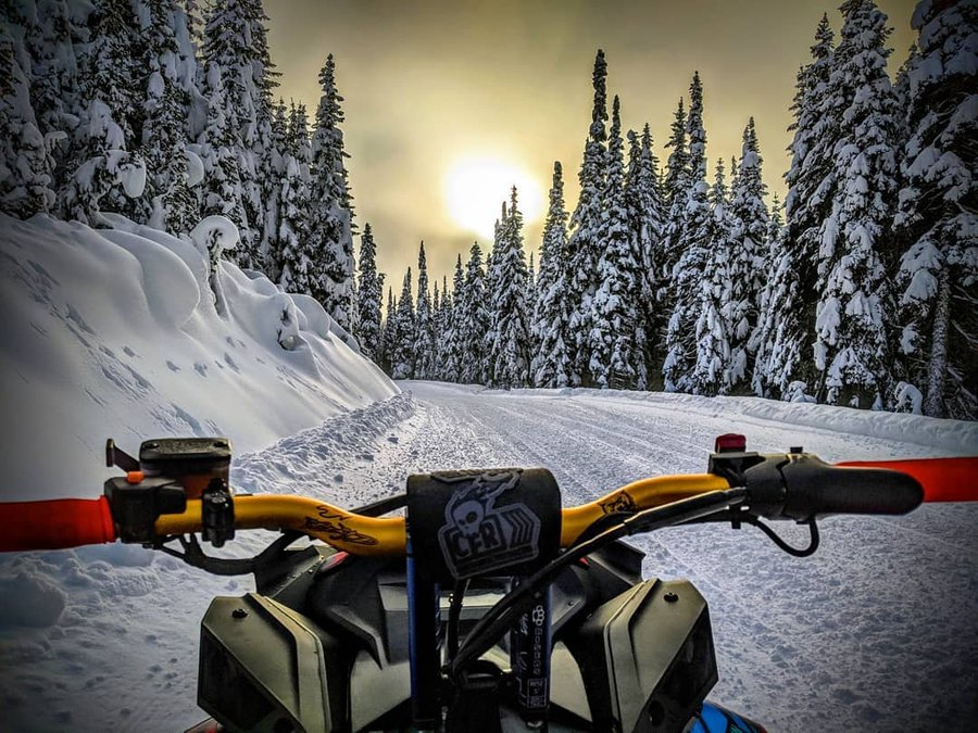 Instagram post by @andymessnersnow for Cheetah Factory Racing. Caption reads: Golden on gold with @cheetah_snow.