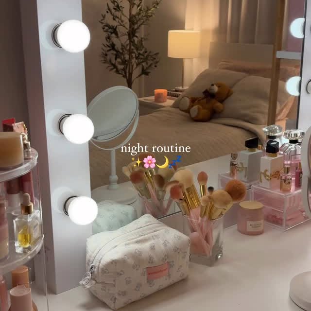 Instagram post by @steph.xcix for Nivea. Caption reads: Comfy, cute & cozy ✨🌸🌙💤🤍....