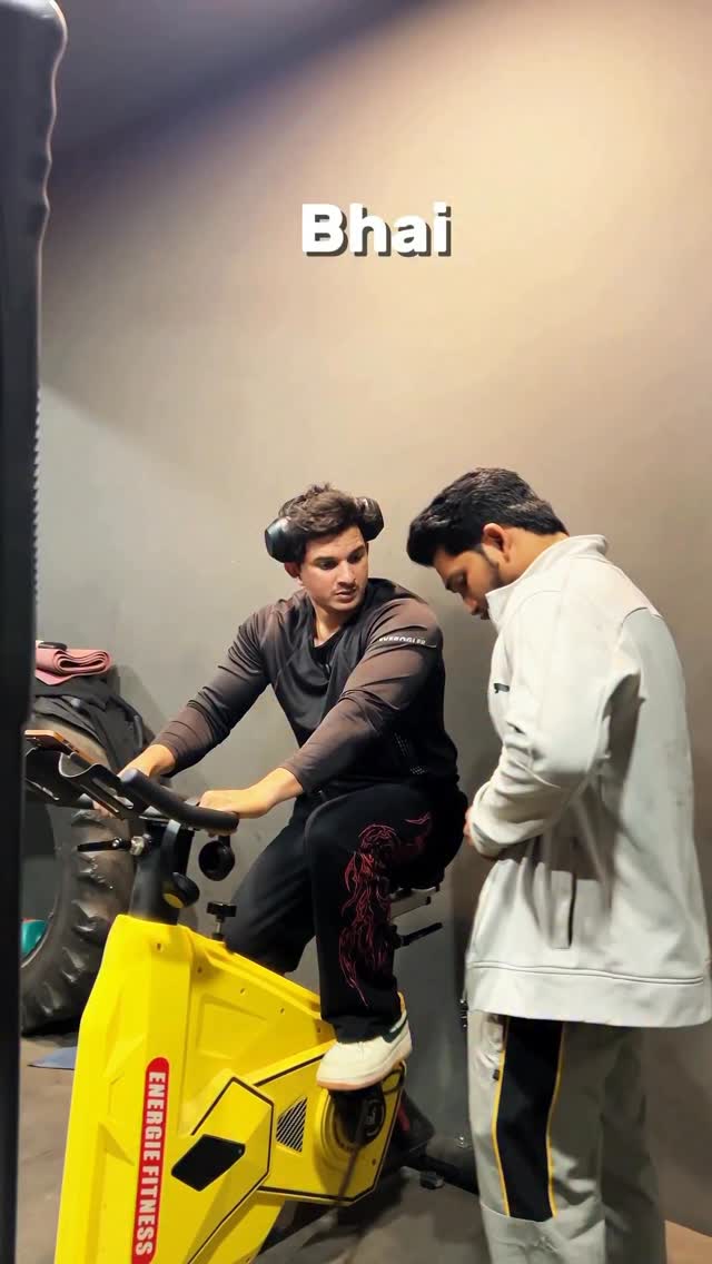 Instagram post by @jazzahmed_ for Fast and Up. Caption reads: Comment ‘link’ to get the product link....