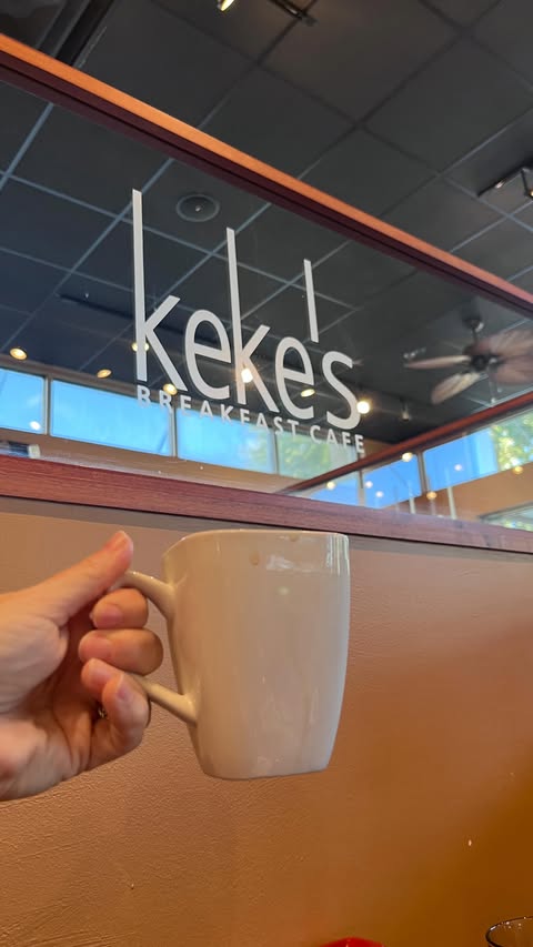 Instagram post by @lifewith_nikkilynn for Foodie Tribe. Caption reads: Save this for your next slow morning 🤍🥞
Keke’s....