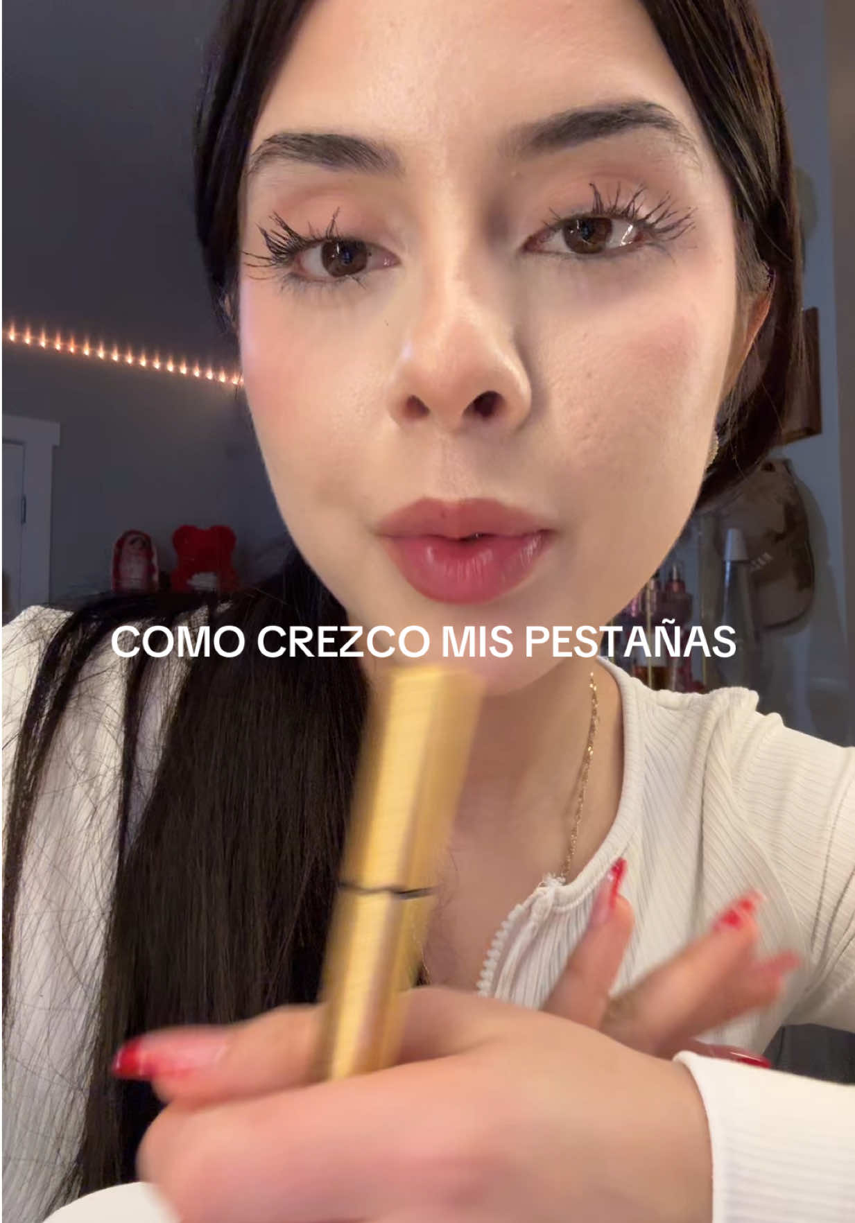 TikTok post by @jessica.chacon for Grande Cosmetics. Caption reads: literal la uso todas las noches 😍 @Grande....