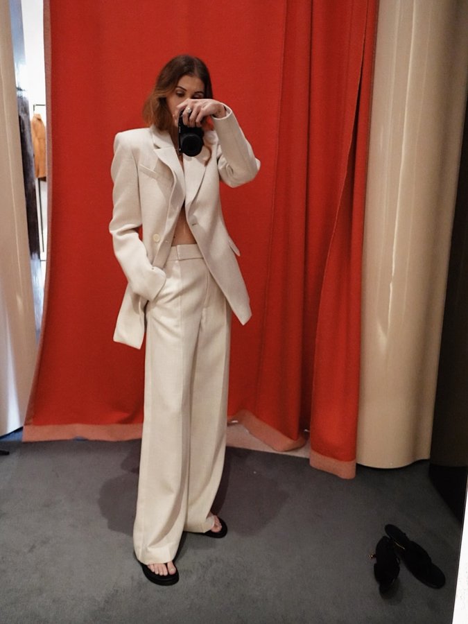 Instagram post by @lissygraham_ for CAMILLA AND MARC. Caption reads: [...] one does Spring suiting quite like....